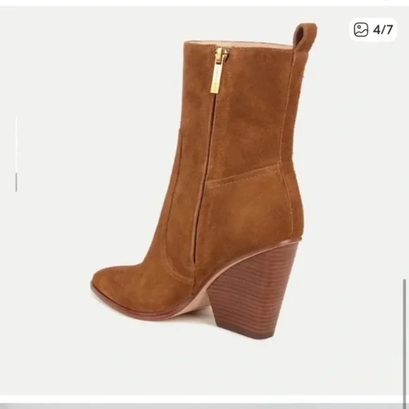 Veronica Beard Brown Suede Block Heels
Logan size 9.5 - Picture 4 of 6
